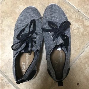 Toms sneakers